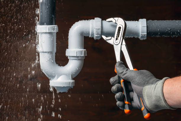 Professional Leak Detection technician working in Brazil, IN